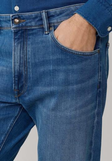 Прямые джинсы