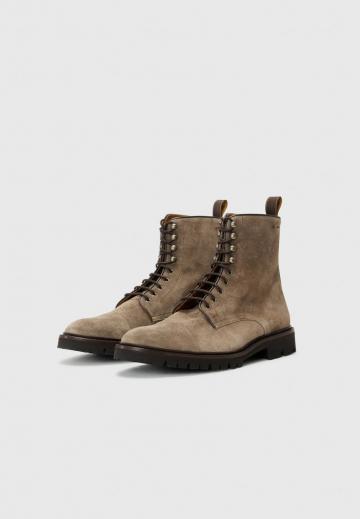 Ботинки на шнуровке