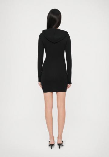 Короткое платье