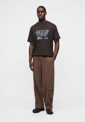 Брюки с накладными карманами