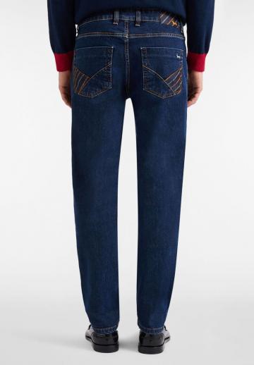 Прямые джинсы