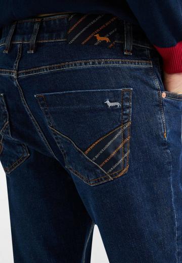 Прямые джинсы