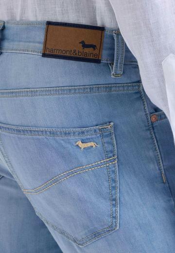 Прямые джинсы