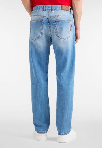 Прямые джинсы