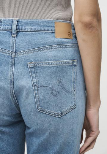 Прямые джинсы