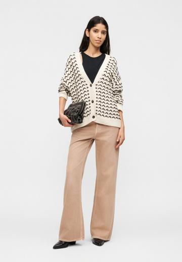 Клешеные джинсы