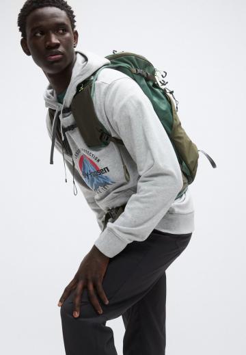 Спортивная кофта