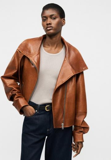 Короткие джинсы