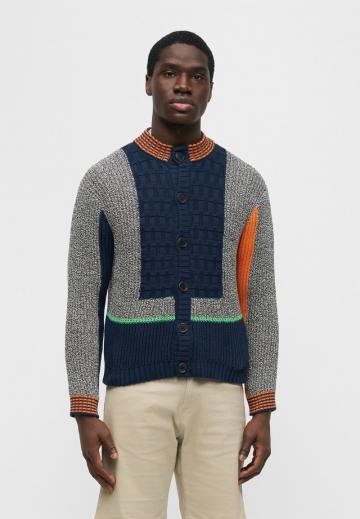 Вязаная кофта