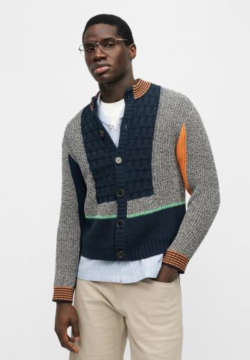 Вязаная кофта