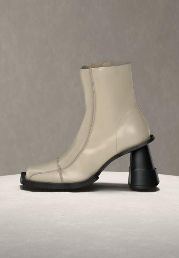 Высокие сапоги