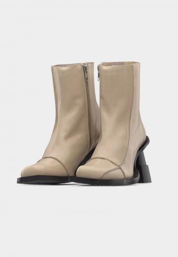 Высокие сапоги