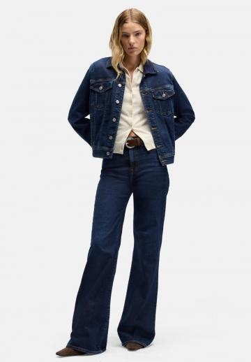 Джинсовая куртка