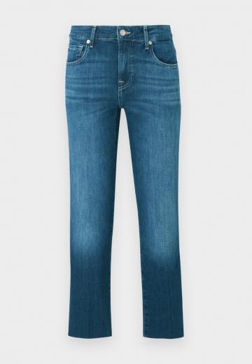 Короткие джинсы