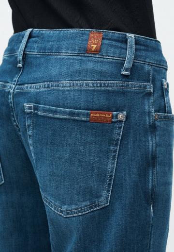 Короткие джинсы