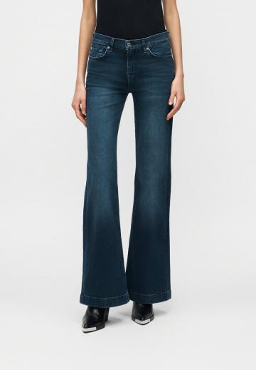 Клешеные брюки