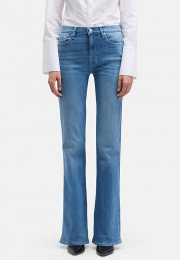 Клешеные джинсы