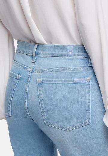 Клешеные джинсы