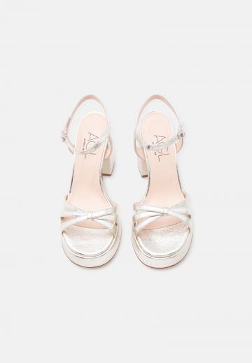 Босоножки на платформе