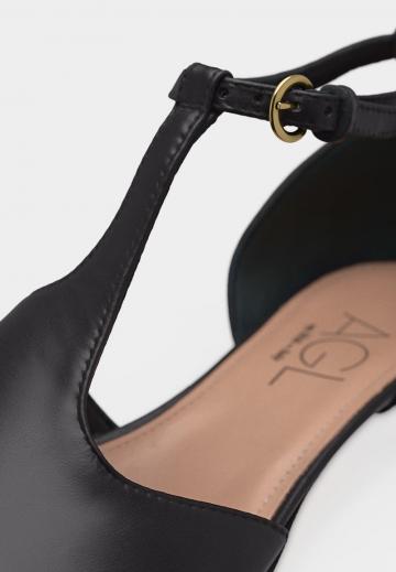 Туфли с ремешком