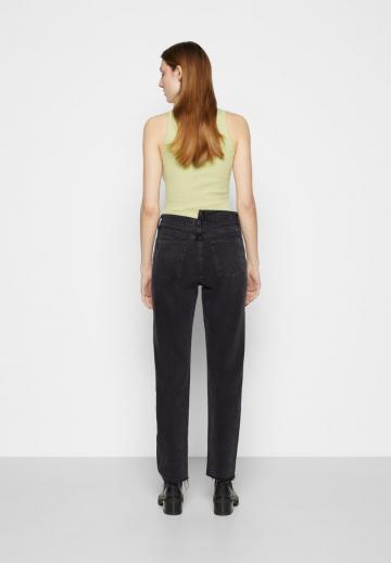 Джинсы бойфренда