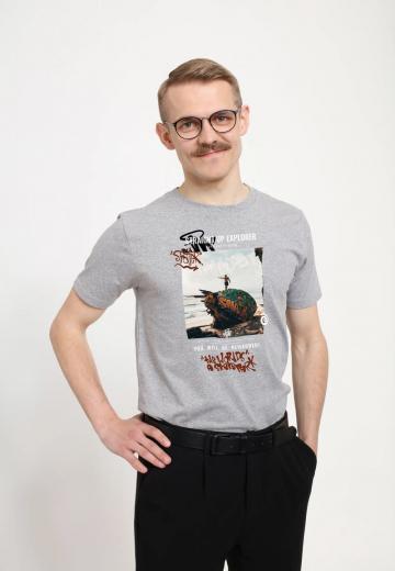 Футболка