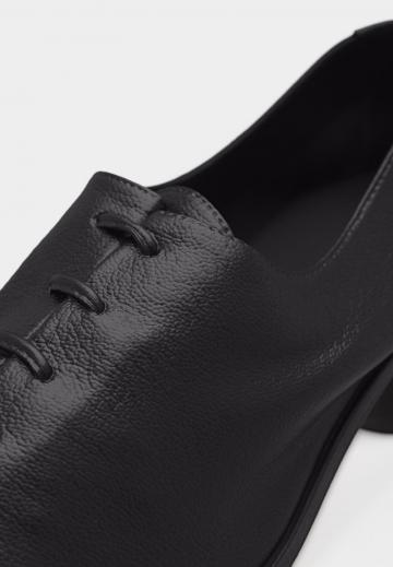 Туфли на шнуровке