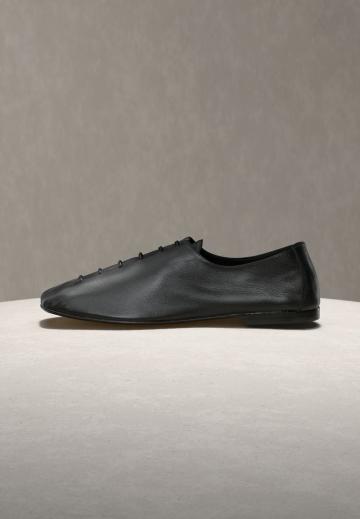 Ботинки на шнуровке