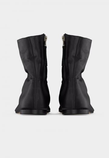 Ботинки на шнуровке