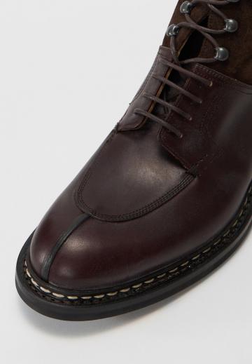 Ботинки на шнуровке