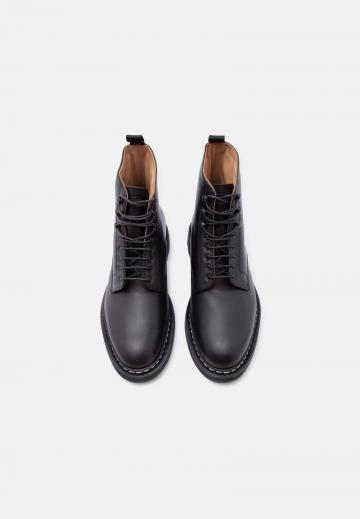 Ботинки на шнуровке