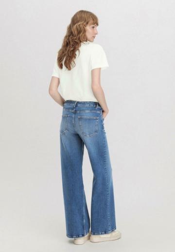 Клешеные джинсы