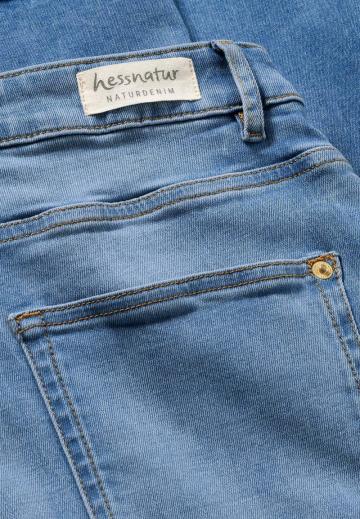 Клешеные джинсы