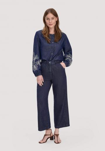 Короткие джинсы