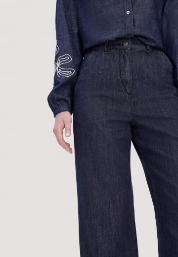 Короткие джинсы