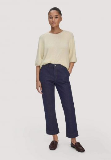 Короткие джинсы