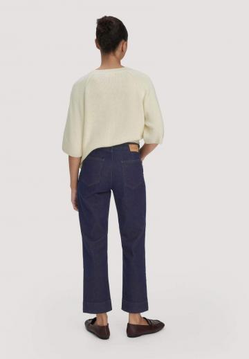 Короткие джинсы