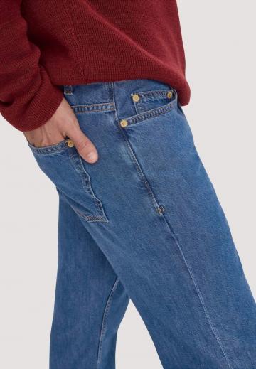 Прямые джинсы