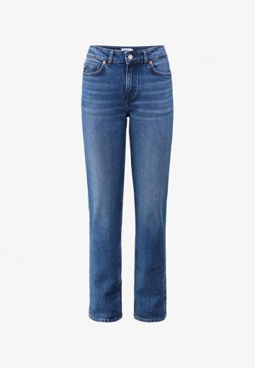 Прямые джинсы