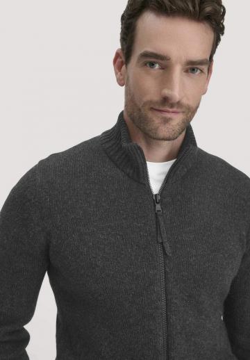 Вязаная кофта