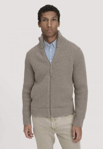 Вязаная кофта