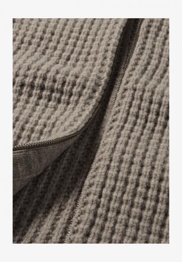 Вязаная кофта