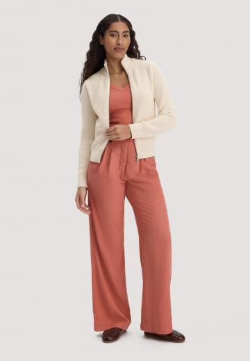 Вязаная кофта