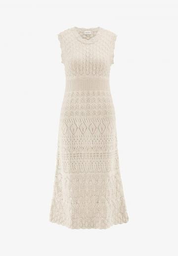 Вязаное платье
