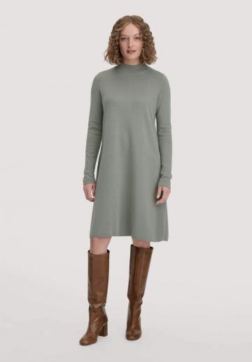 Вязаное платье