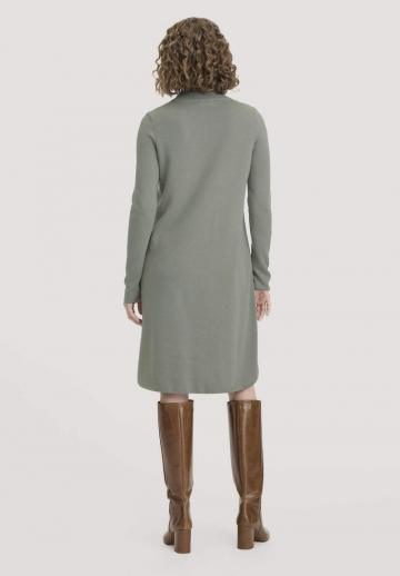 Вязаное платье