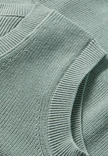 Пуловер без рукавов