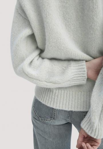 Длинный пуловер