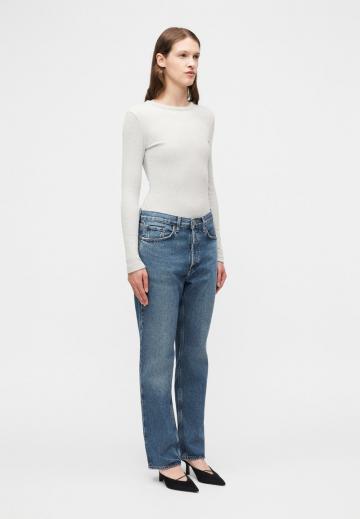 Прямые джинсы