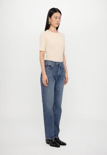 Прямые джинсы